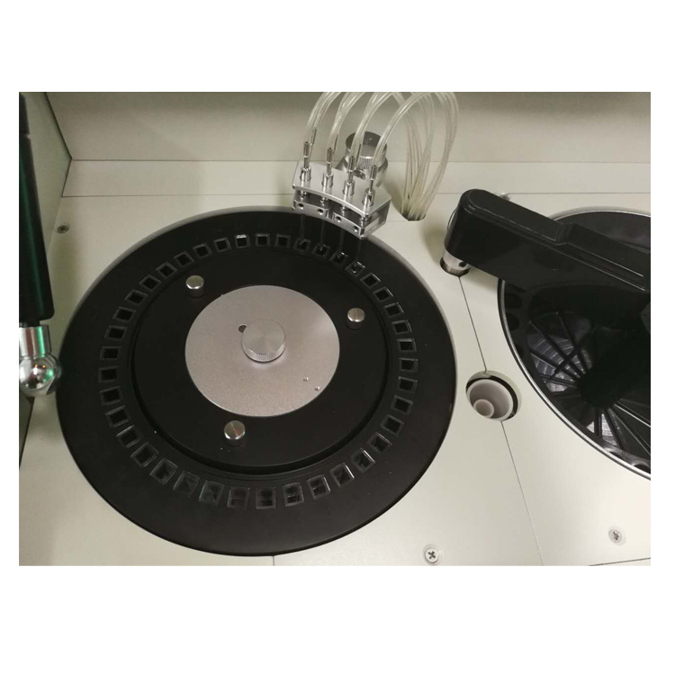 máquina de análisis de pruebas de sangre